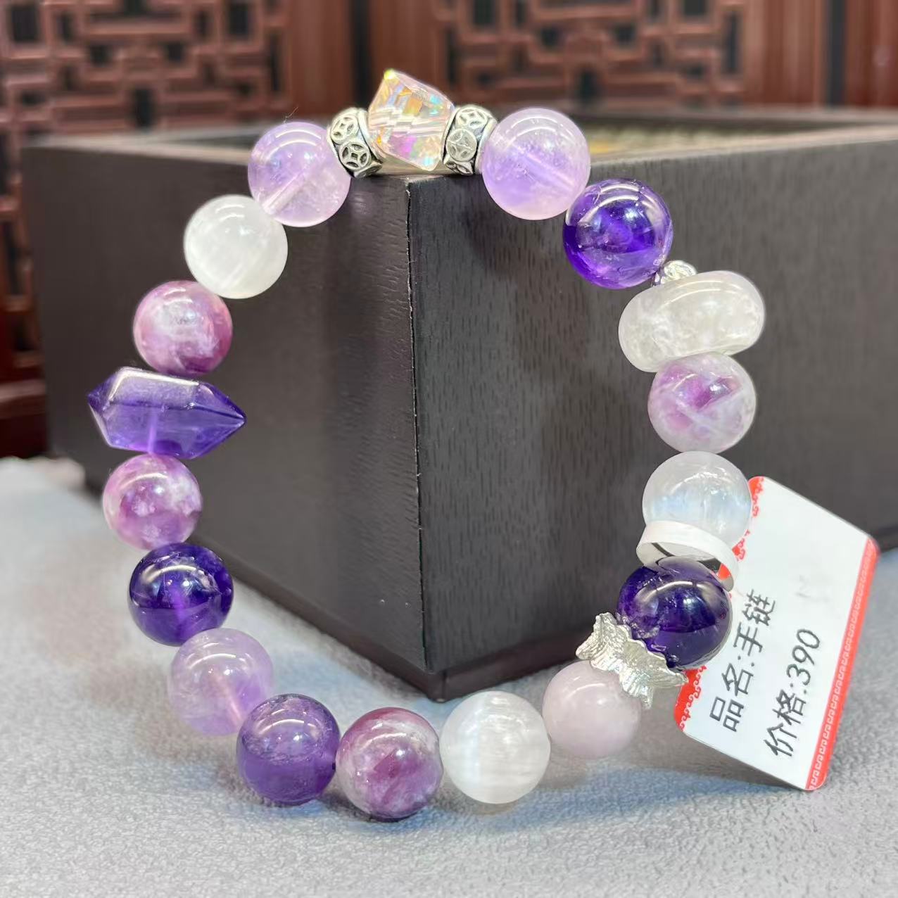 Natural crystal design bracelet