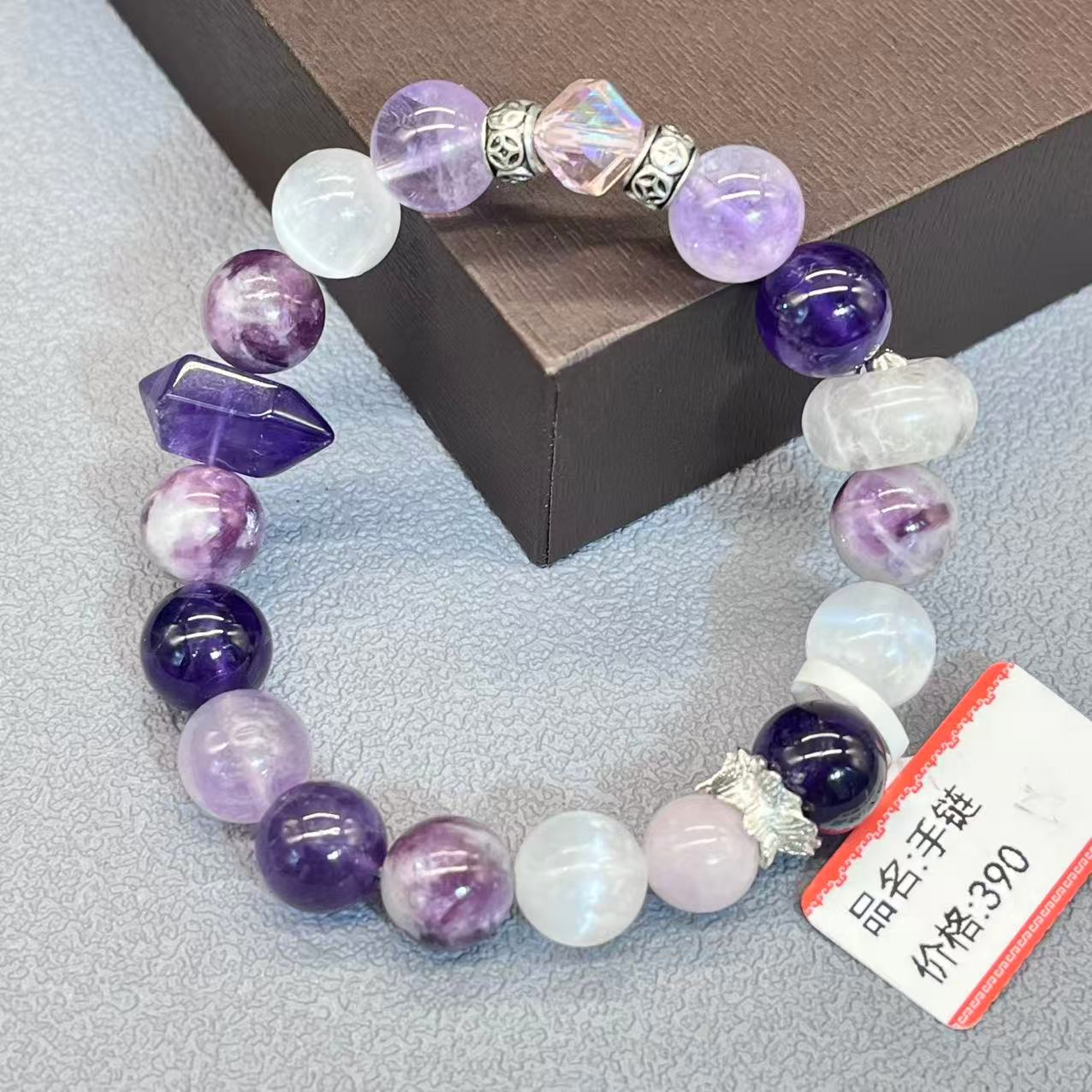 Natural crystal design bracelet
