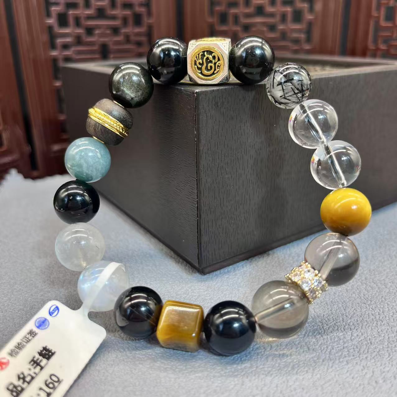 Natural crystal design bracelet