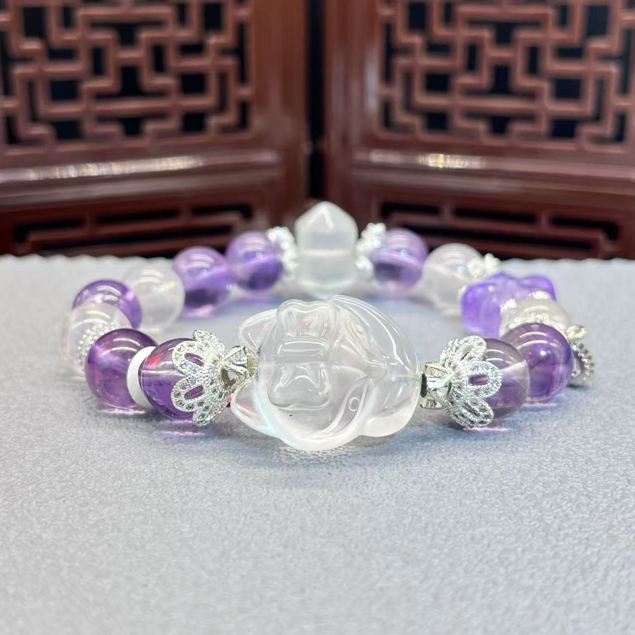 Natural crystal design bracelet
