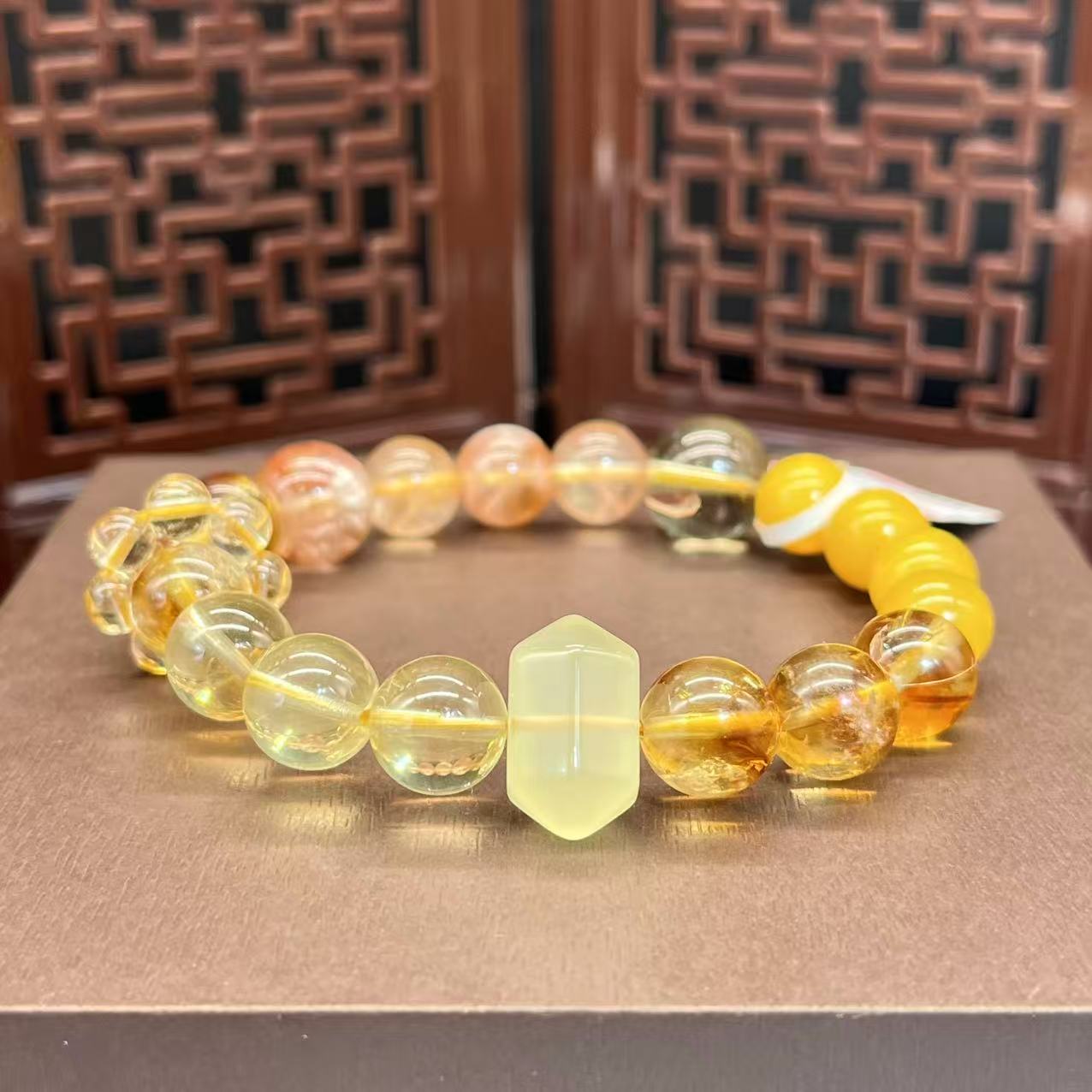 Natural crystal design bracelet