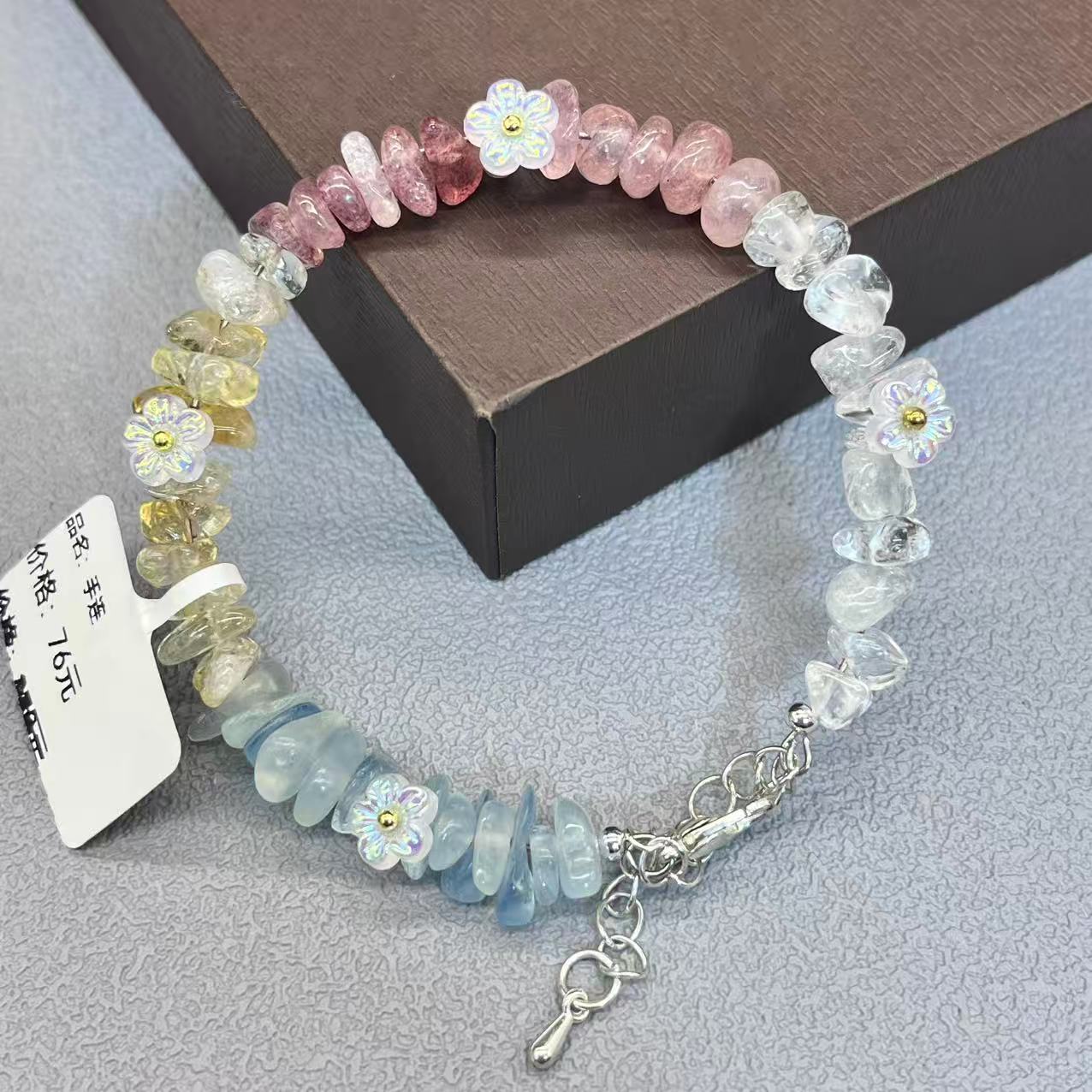 Natural crystal design bracelet