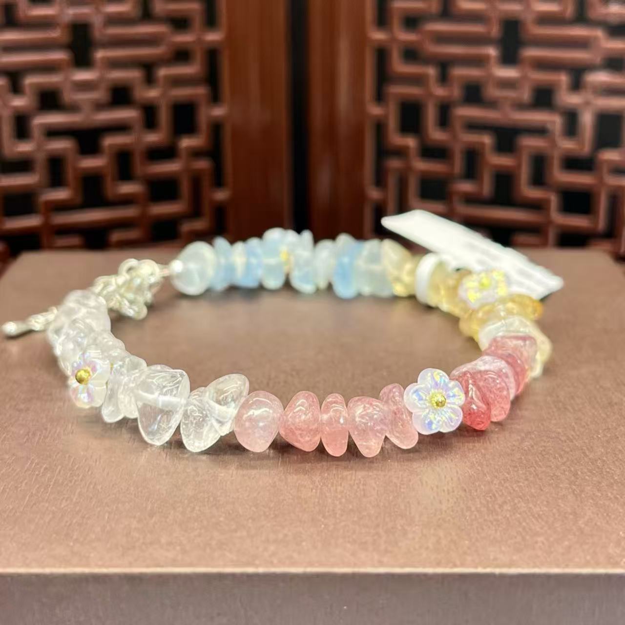Natural crystal design bracelet