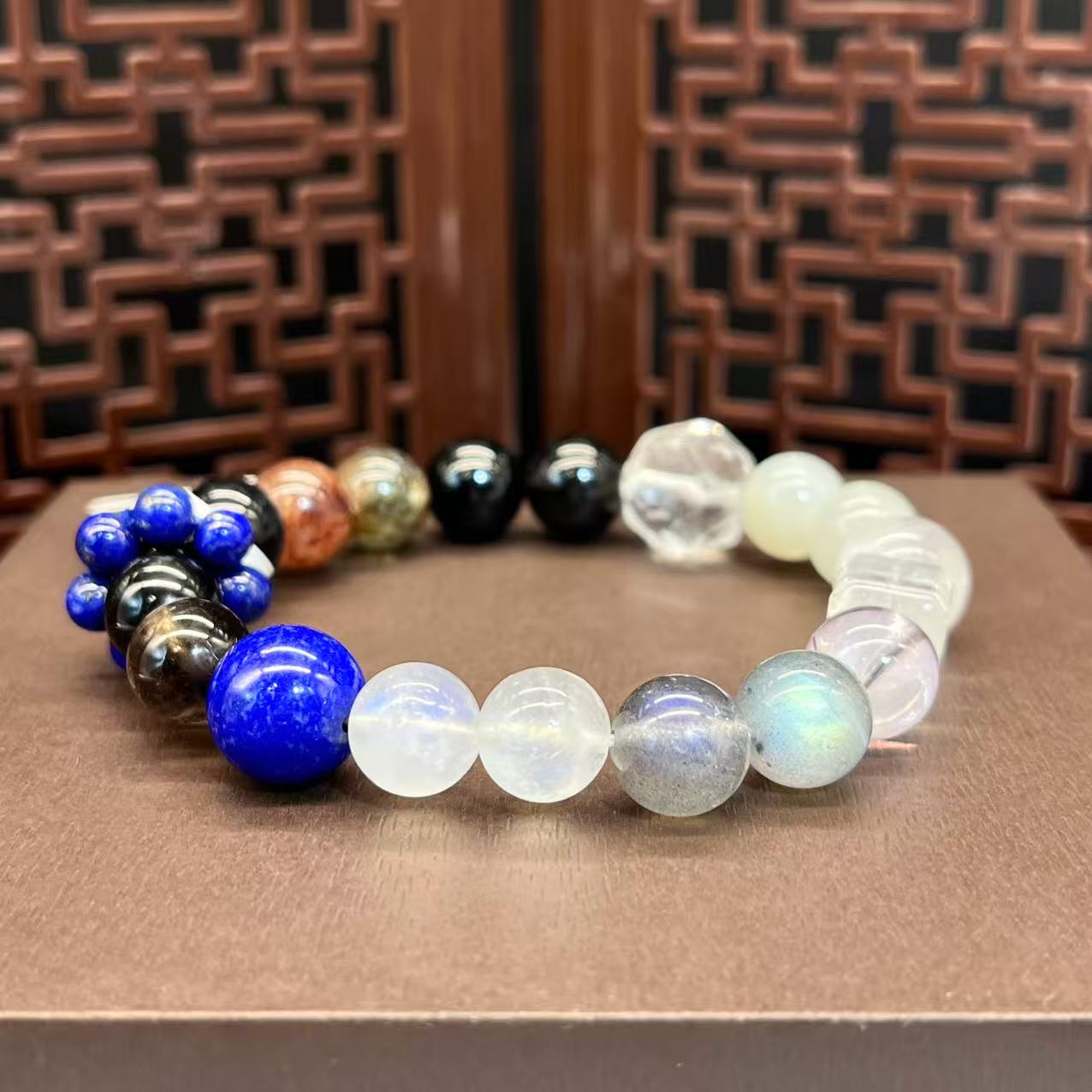 Natural crystal design bracelet