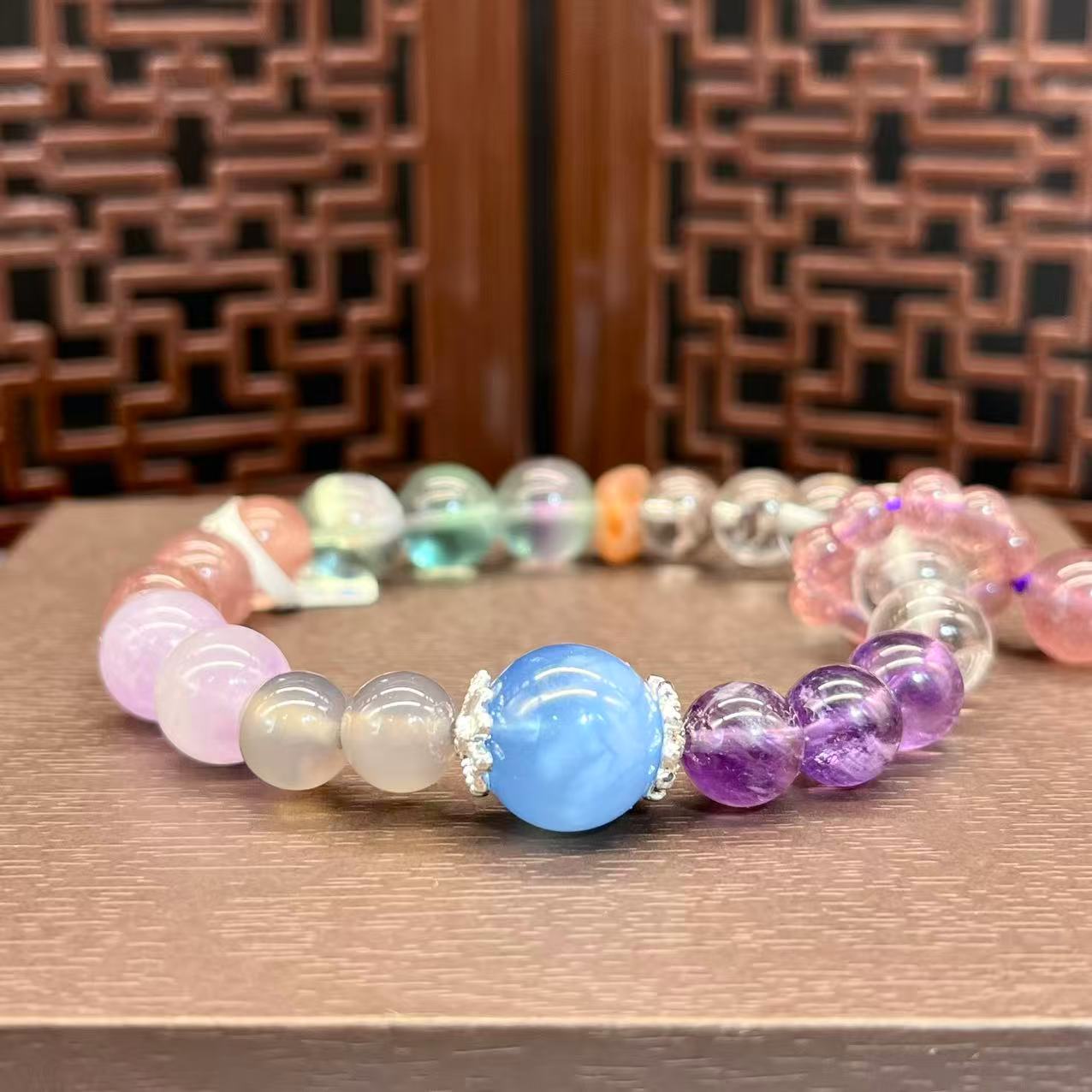 Natural crystal design bracelet