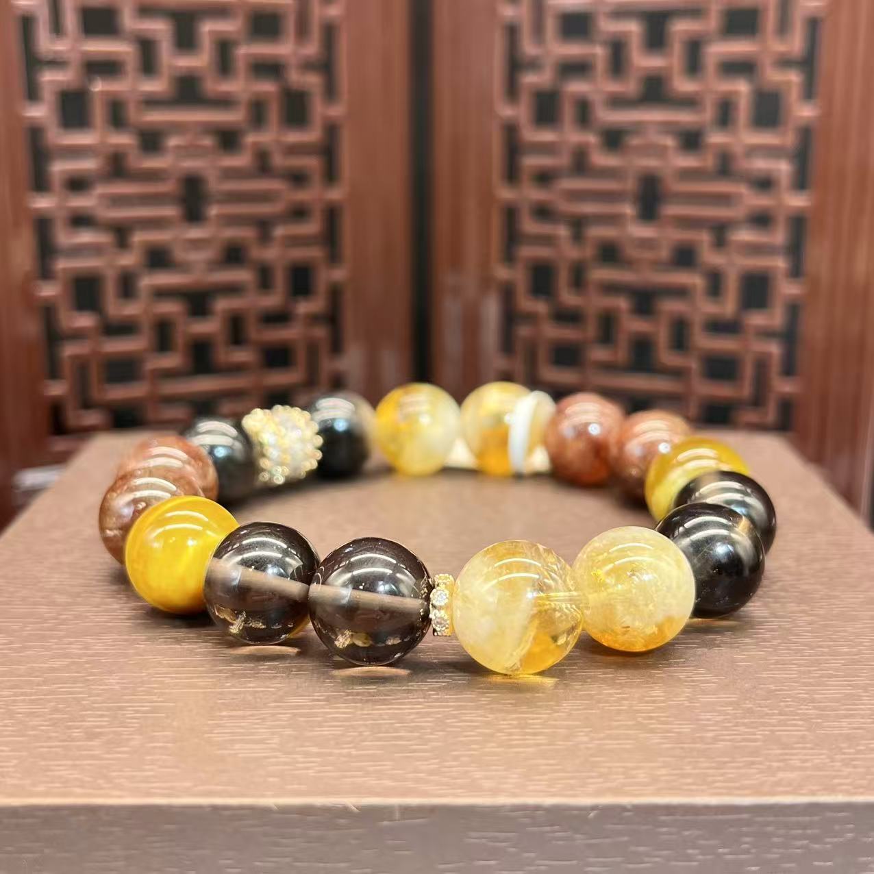 Natural crystal design bracelet