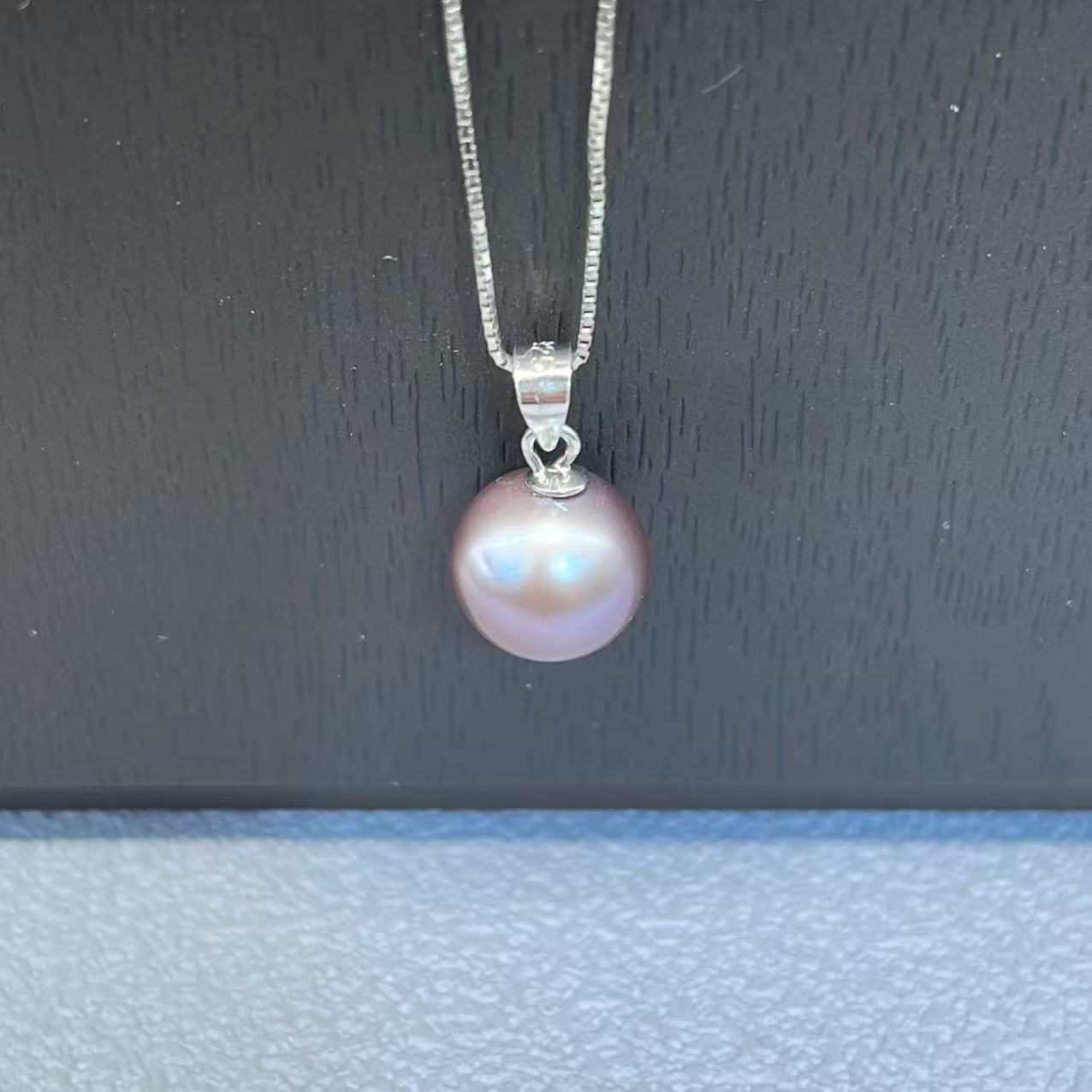 Natural pearl necklace