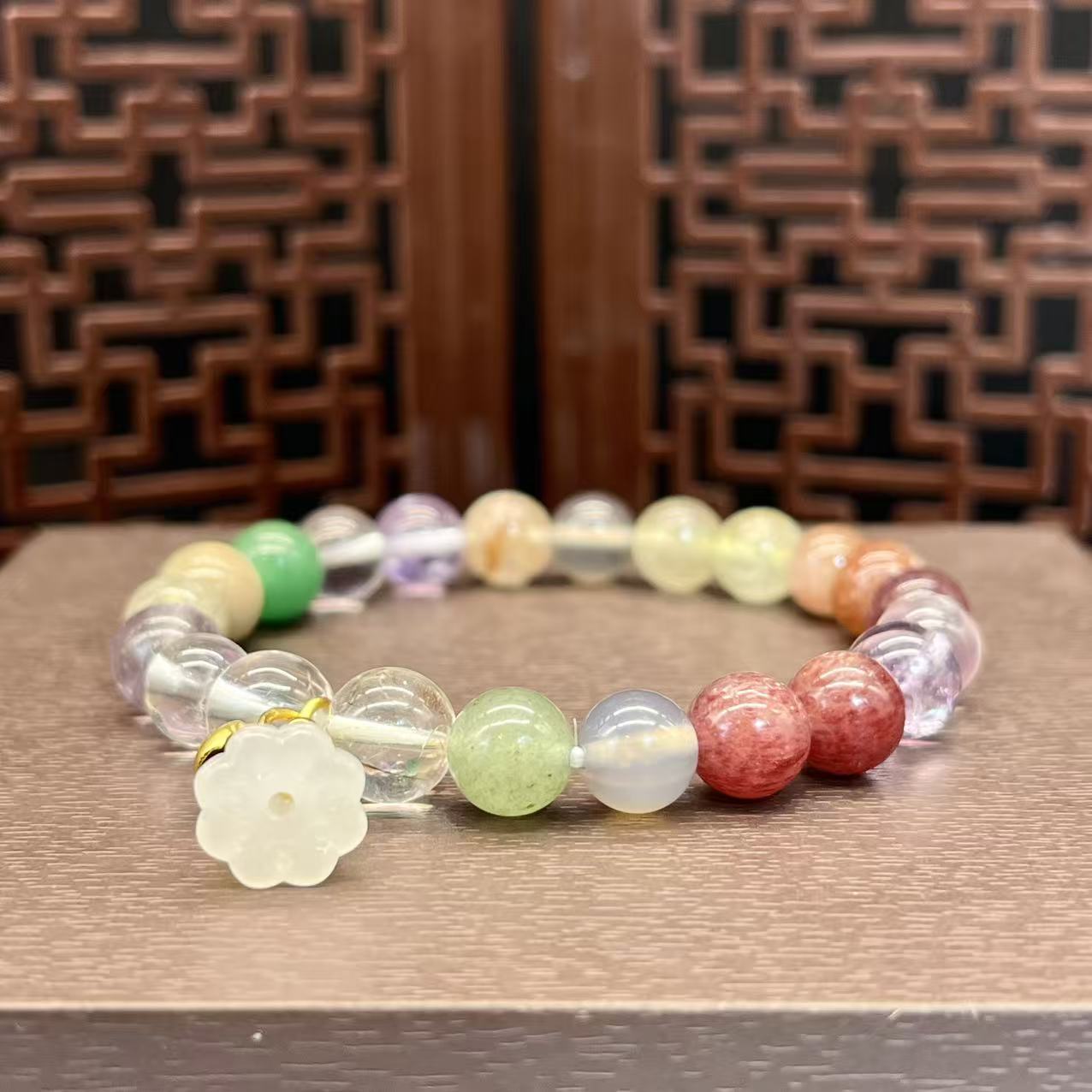 Natural crystal design bracelet