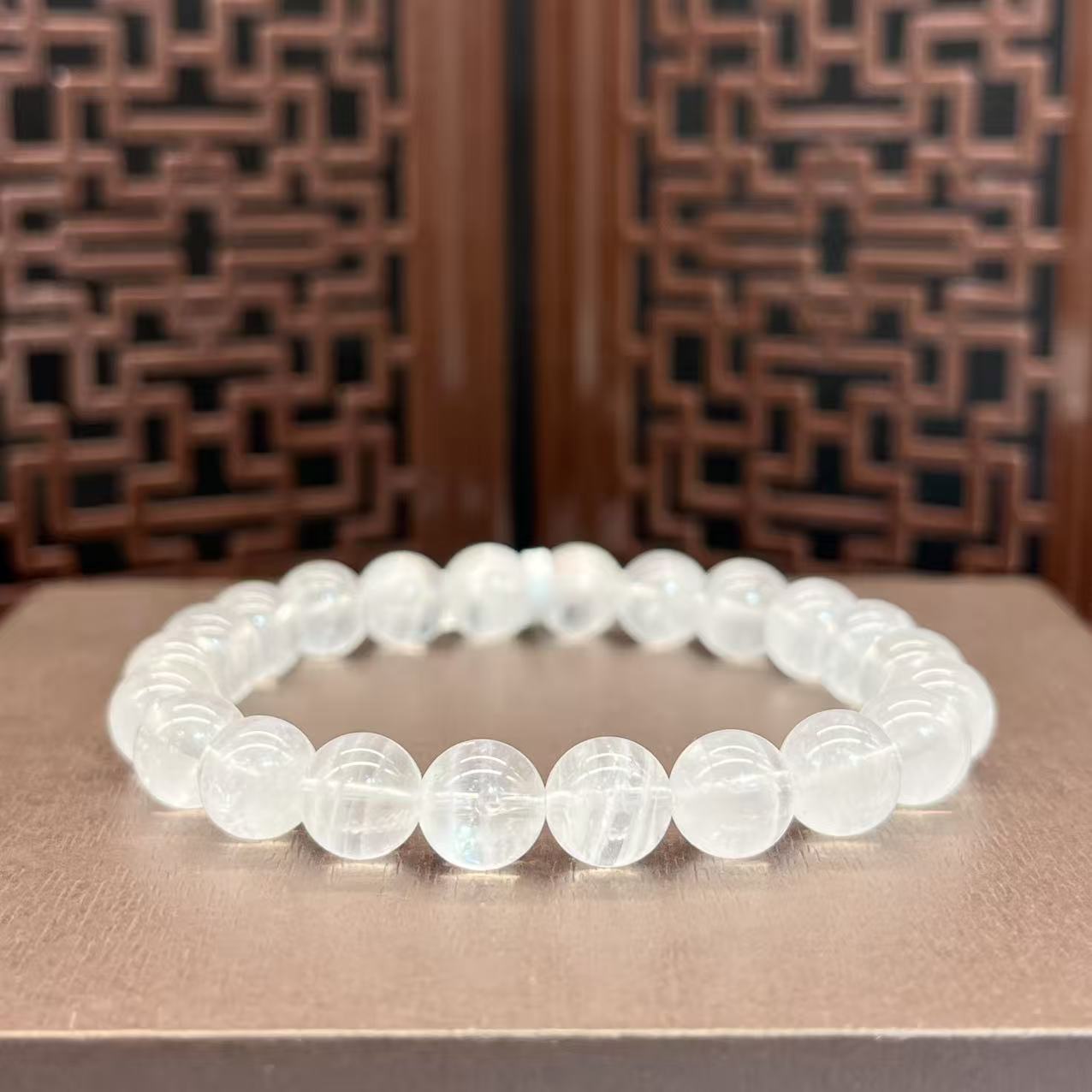 White ghost thousand-layer crystal