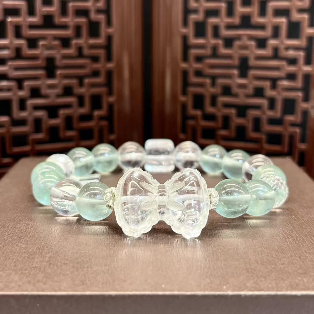 Natural crystal design bracelet