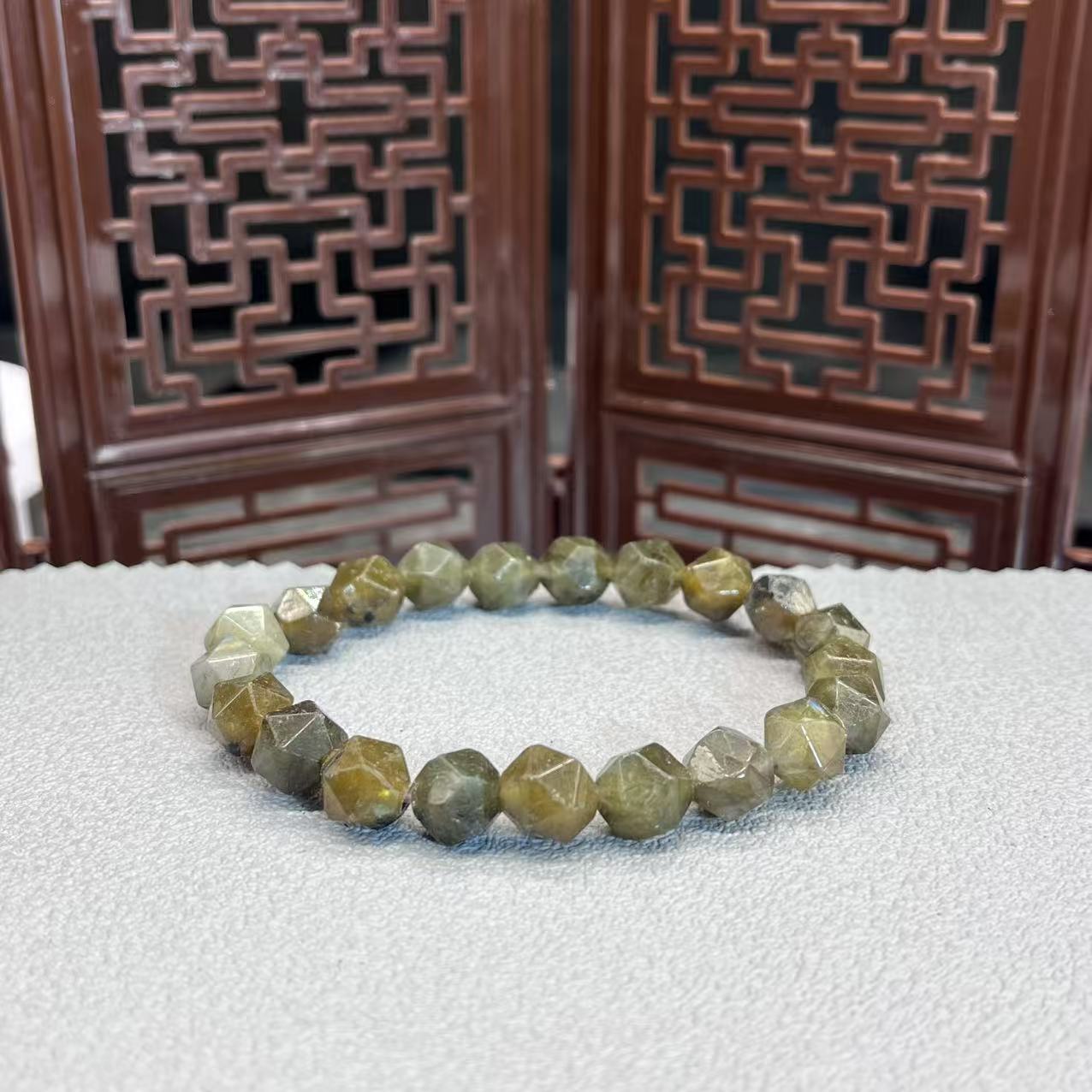 Natural multilateral labrador dorite bracelet