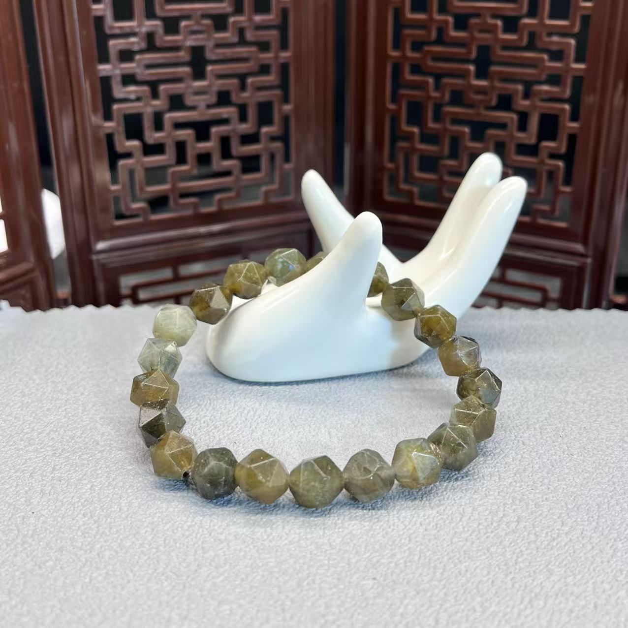 Natural multilateral labrador dorite bracelet
