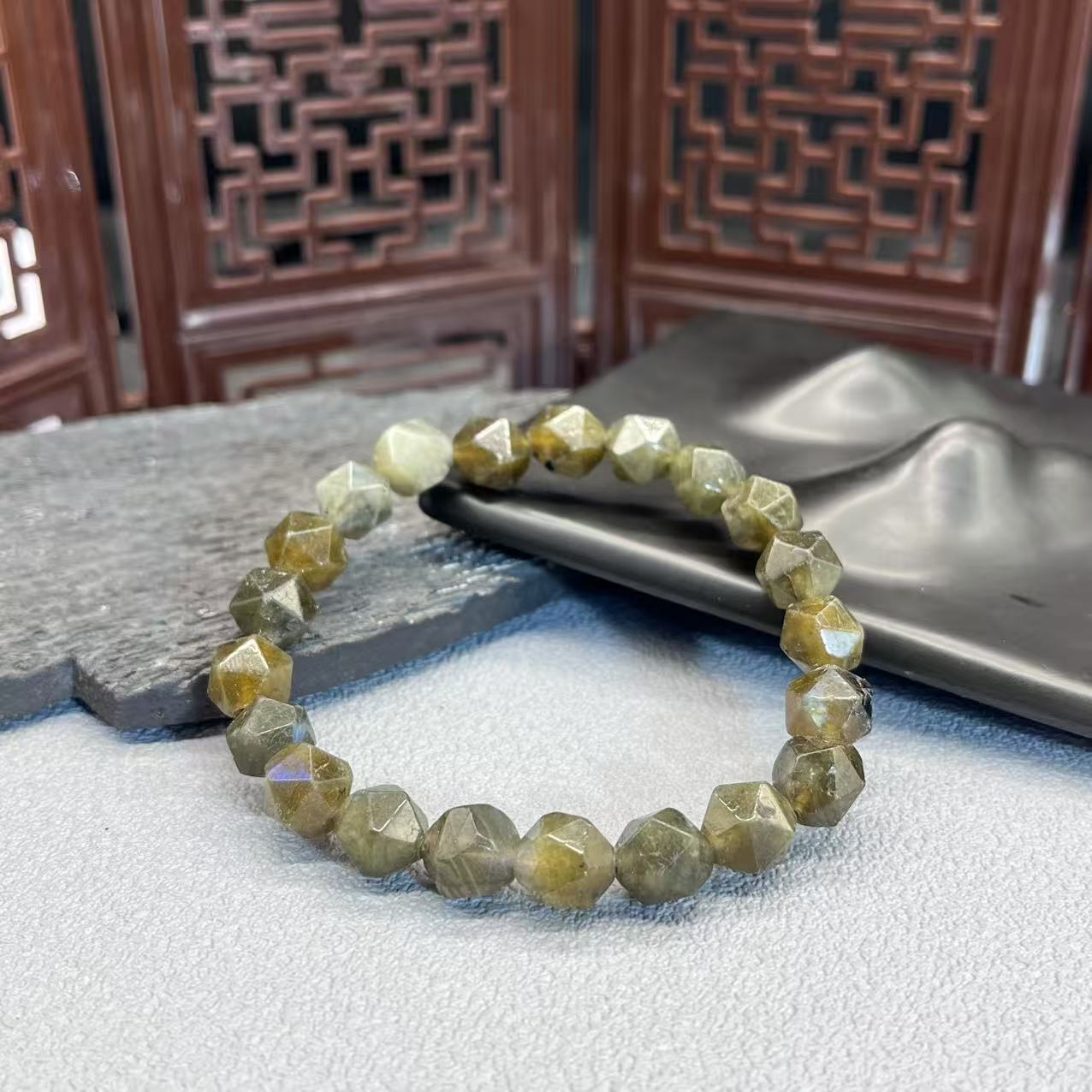 Natural multilateral labrador dorite bracelet