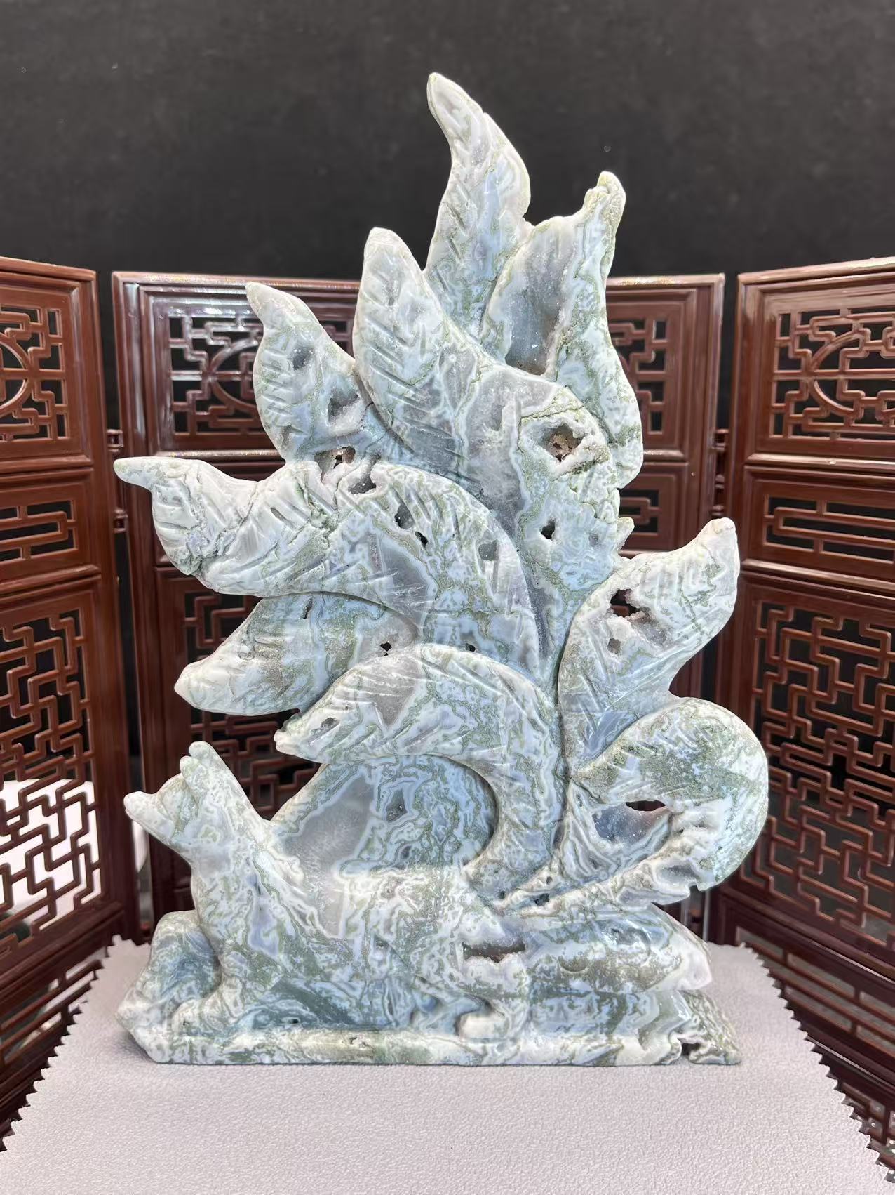 Natural moss agate nine tail fox pretty carving