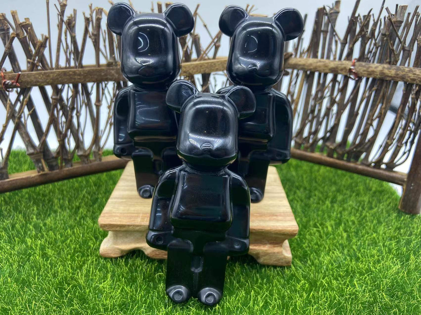 Obsidian violent bear