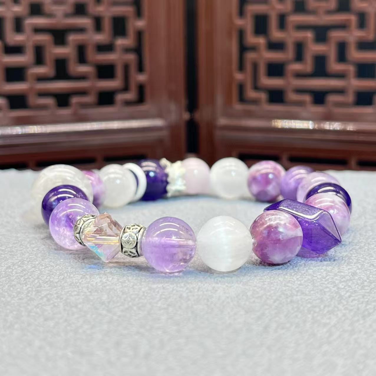 Natural crystal design bracelet