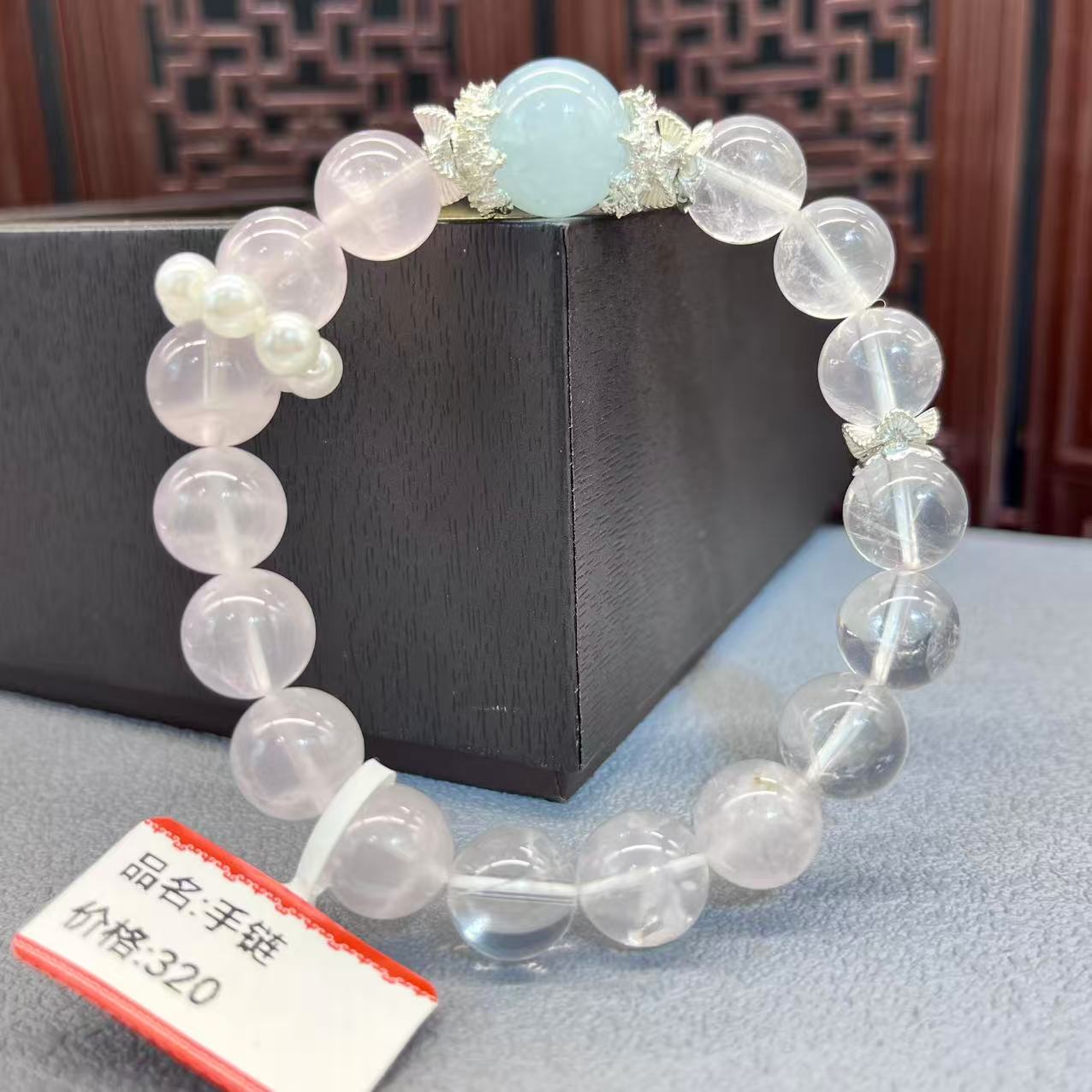 Natural crystal design bracelet