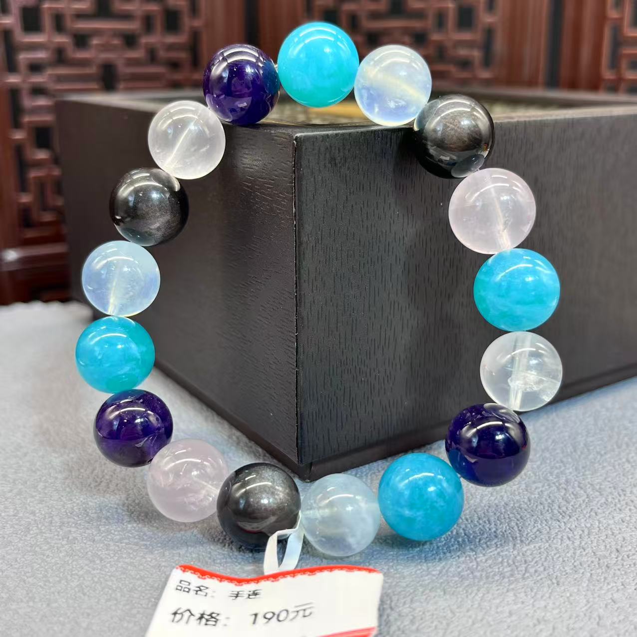 Natural crystal design bracelet