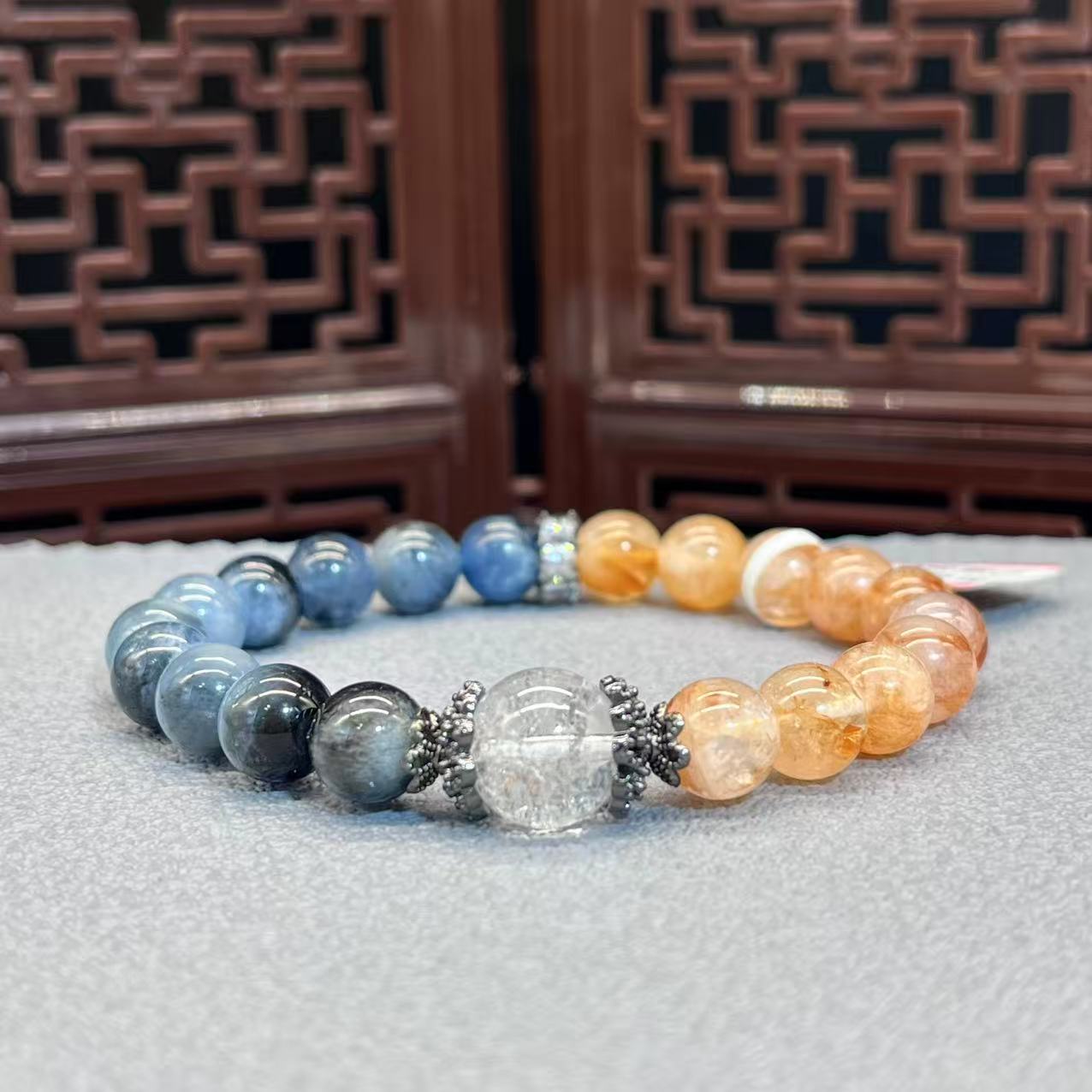 Natural crystal design bracelet