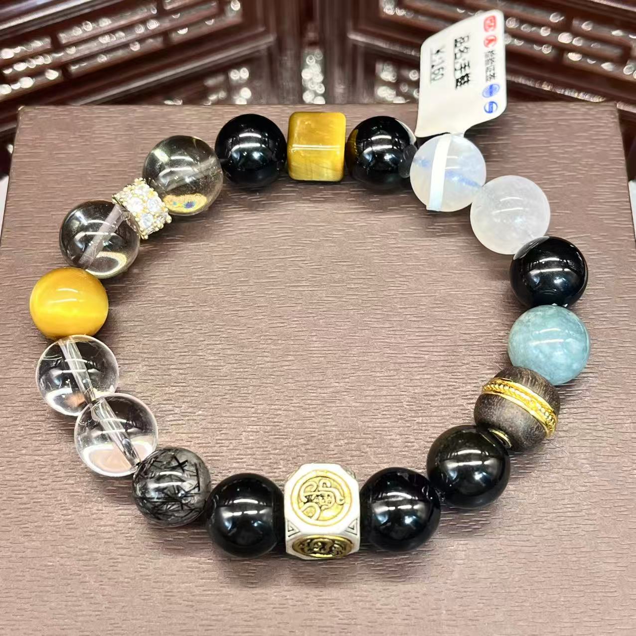 Natural crystal design bracelet