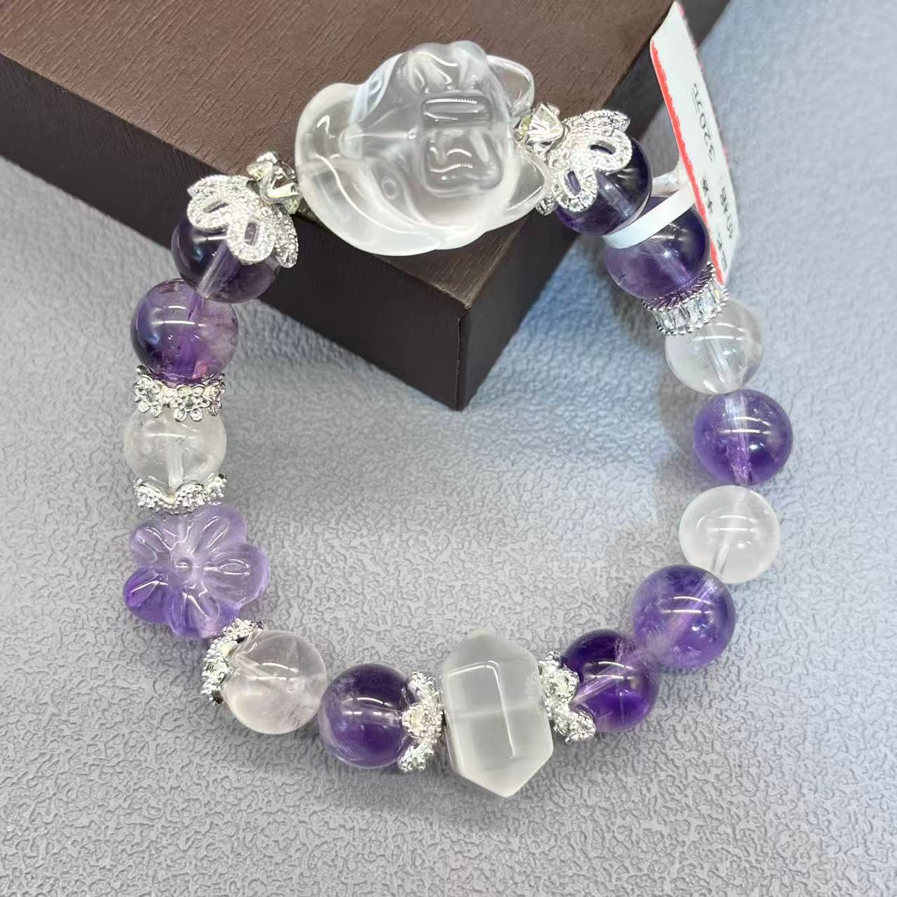 Natural crystal design bracelet