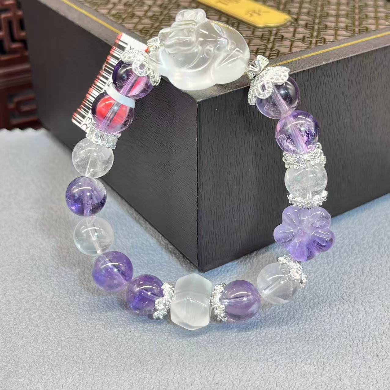 Natural crystal design bracelet