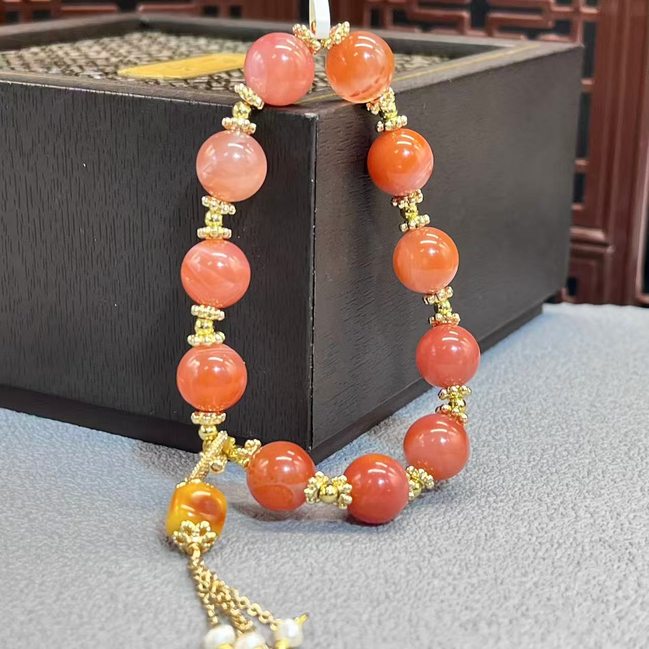 Natural south red design bracelet