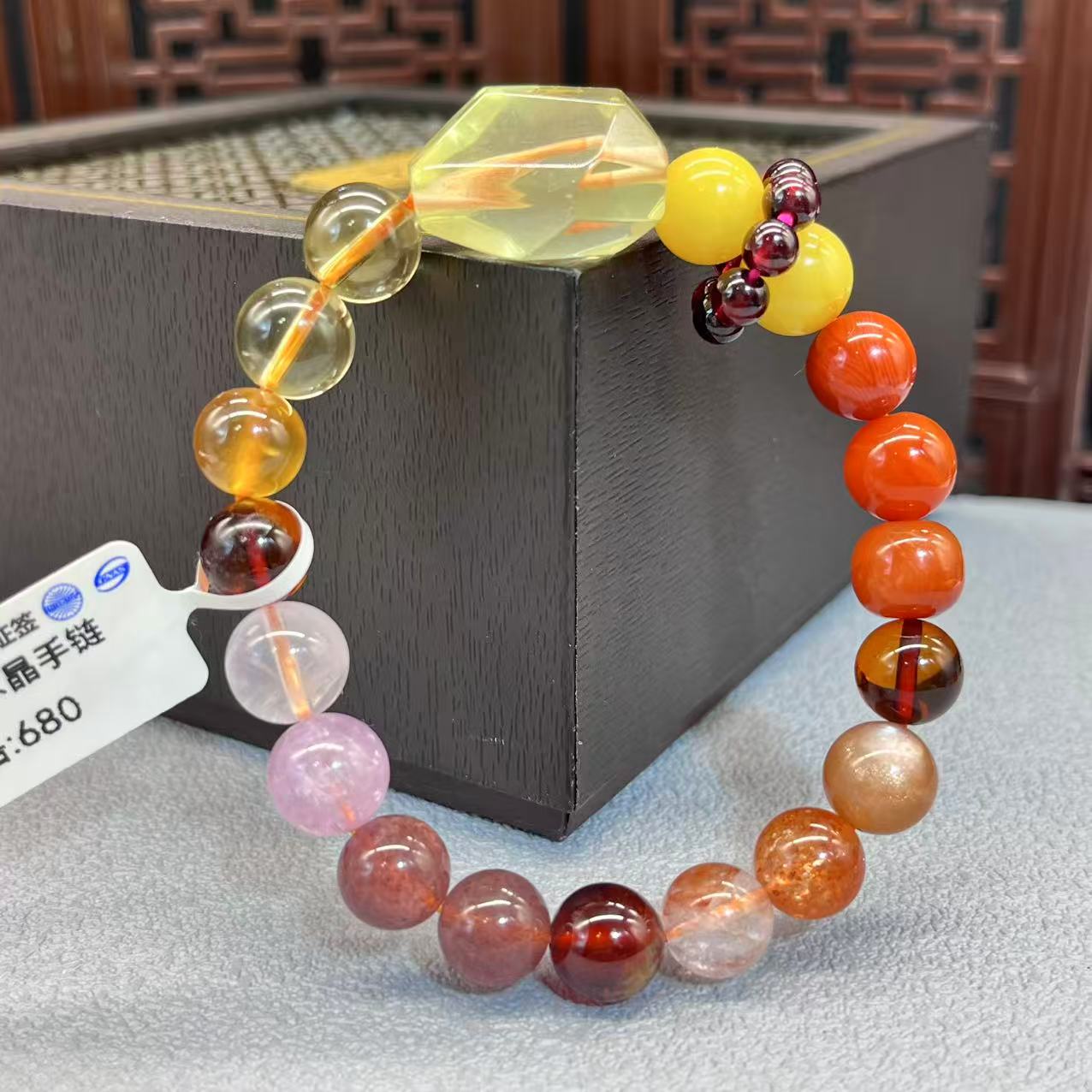 Natural crystal design bracelet