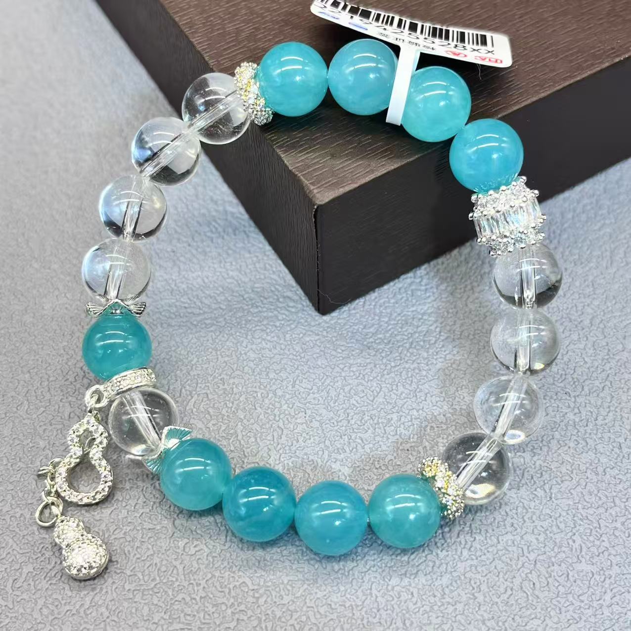 Natural crystal design bracelet