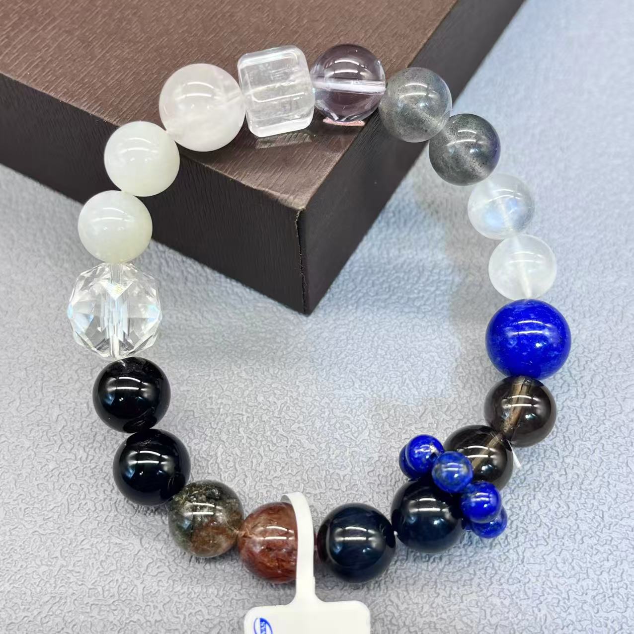 Natural crystal design bracelet