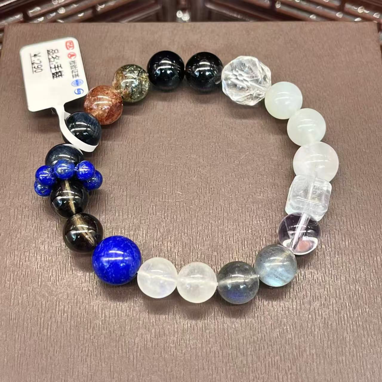 Natural crystal design bracelet