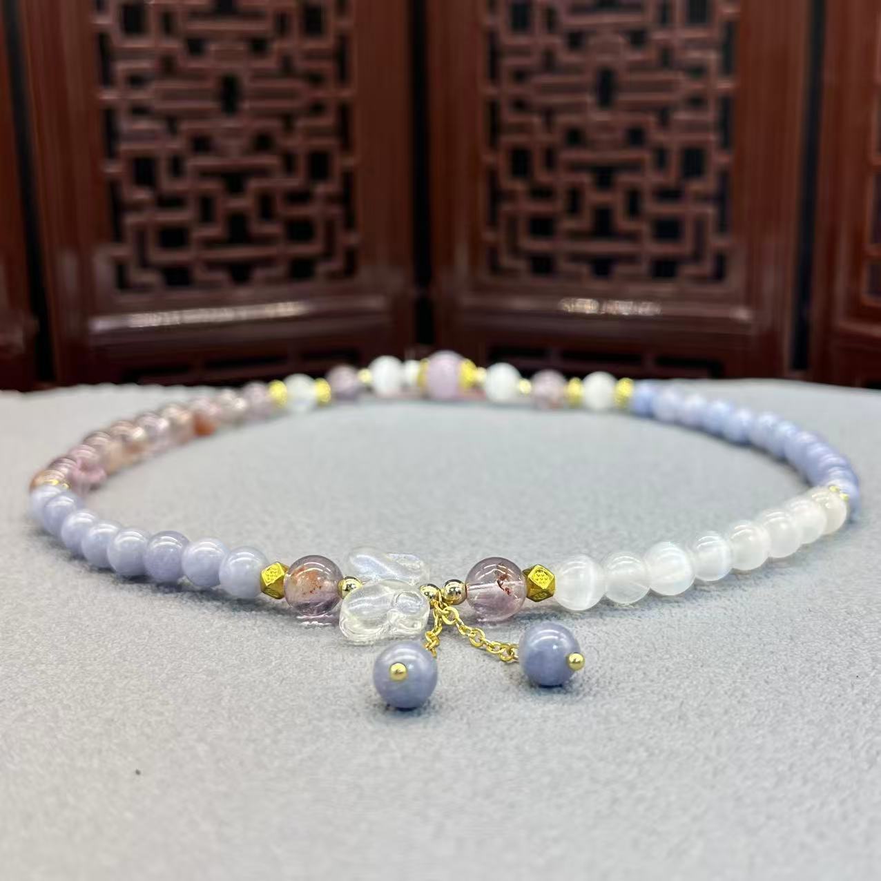 Natural crystal design bracelet