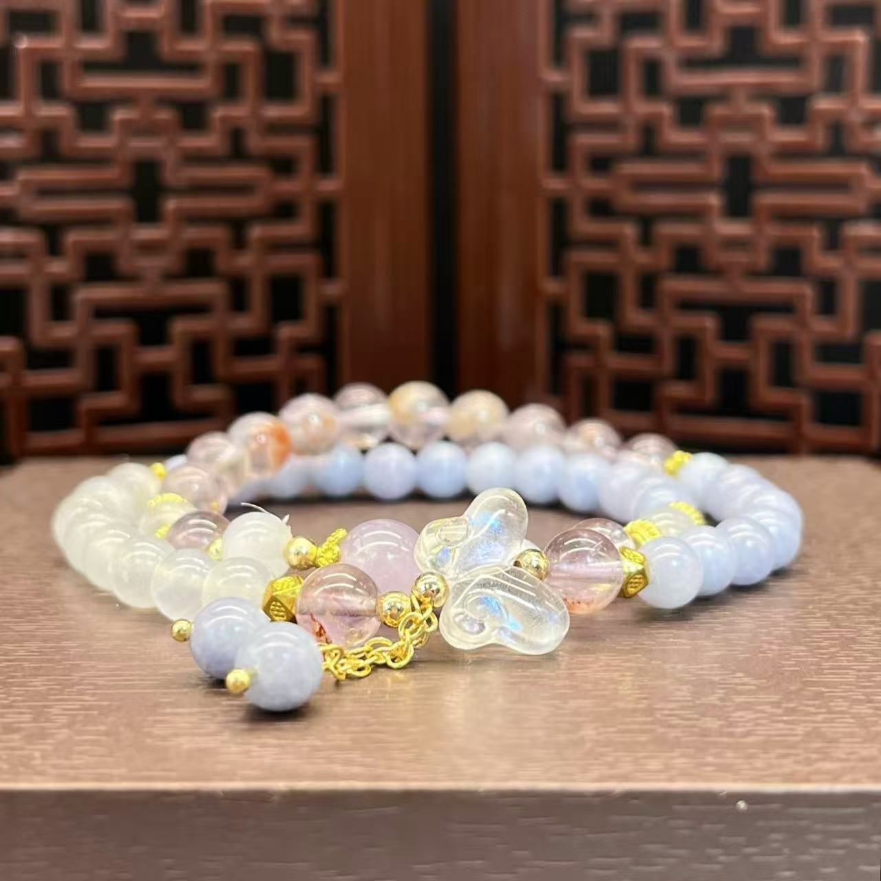 Natural crystal design bracelet