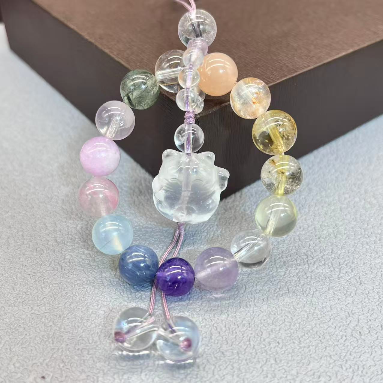 Natural crystal mobile phone chain design