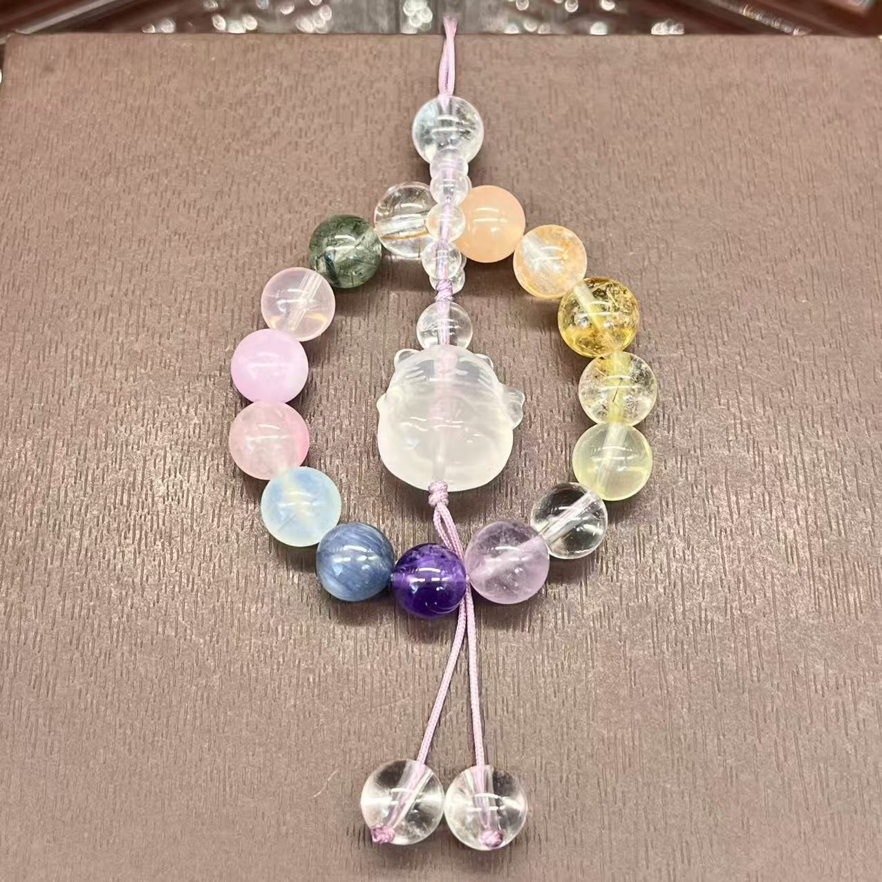 Natural crystal mobile phone chain design
