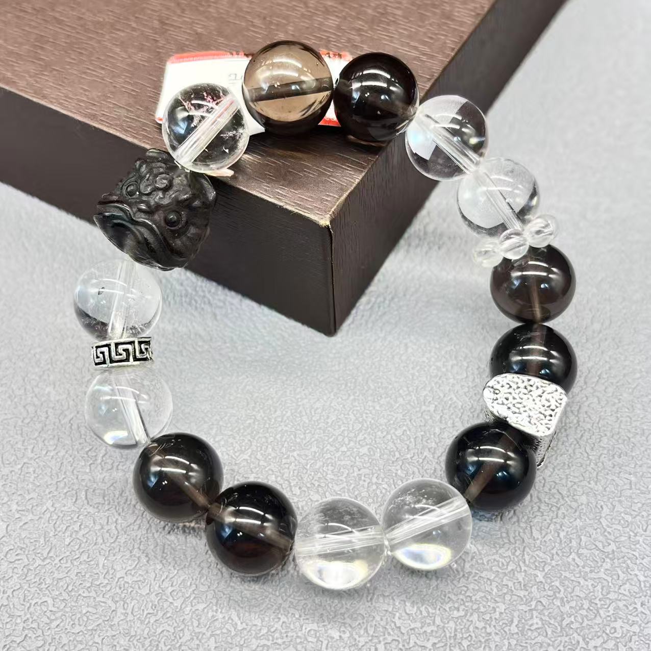 Natural crystal design bracelet