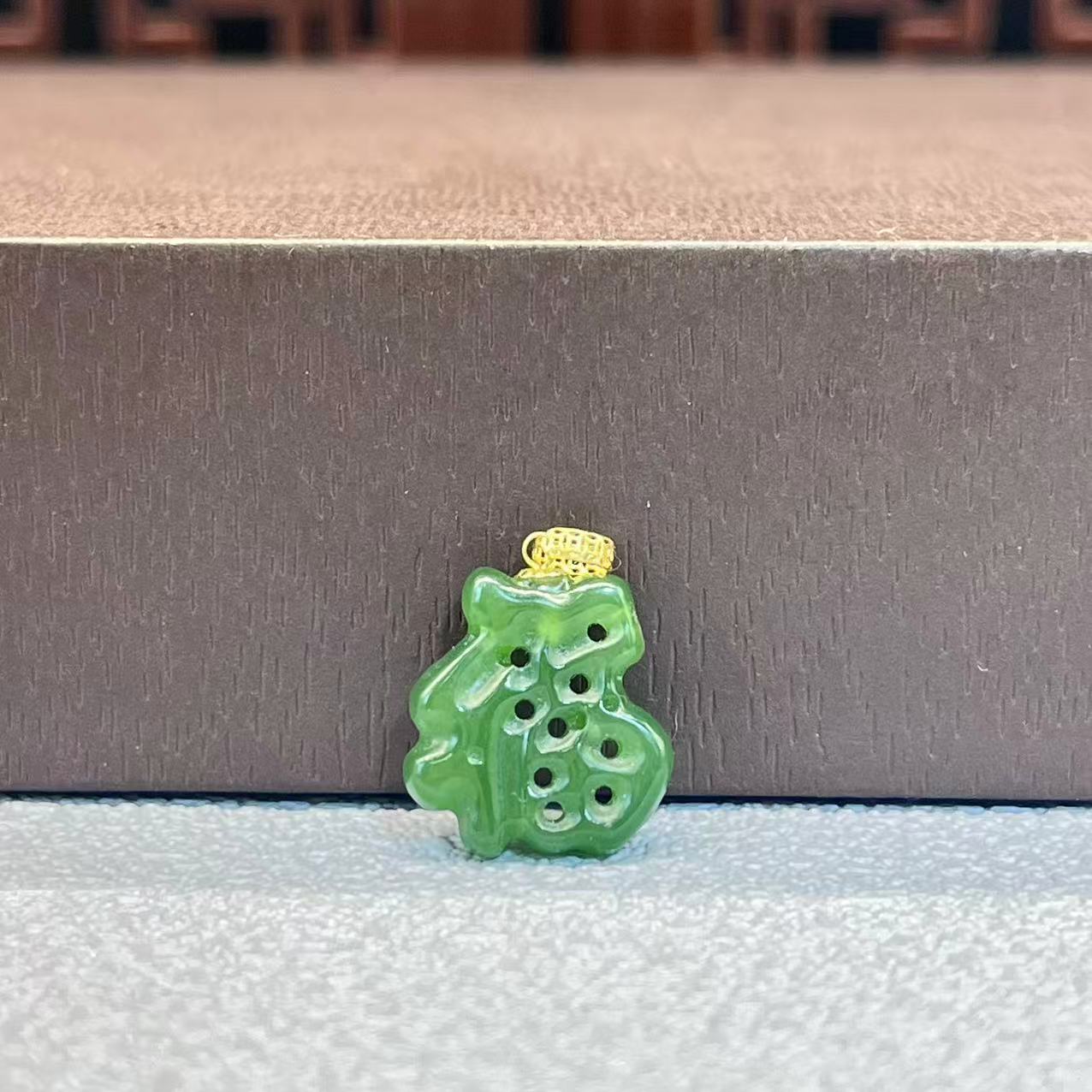 Natural jade necklace