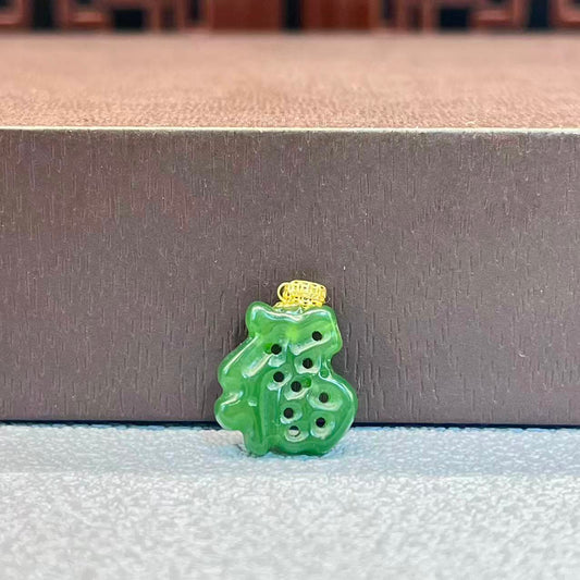 Natural jade necklace