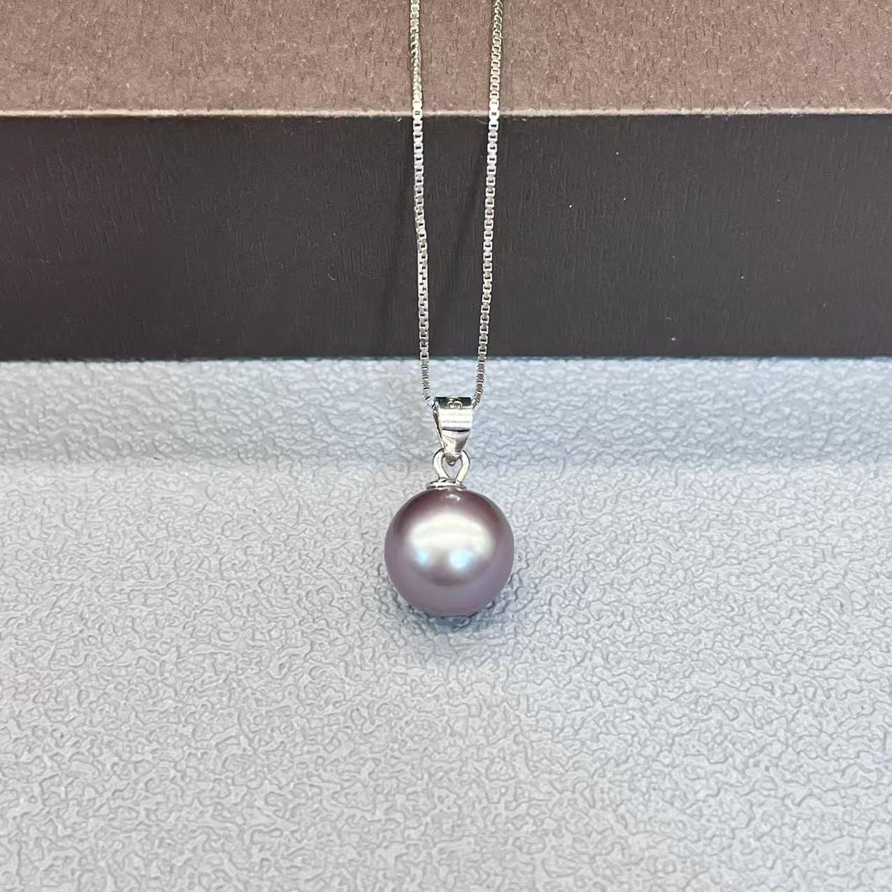 Natural pearl necklace