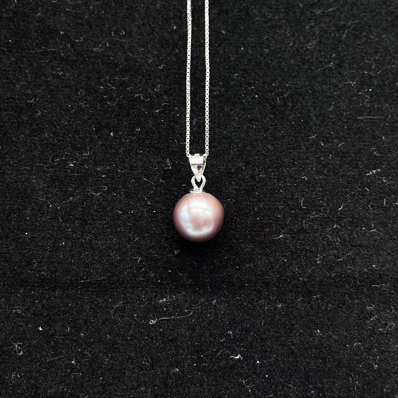 Natural pearl necklace