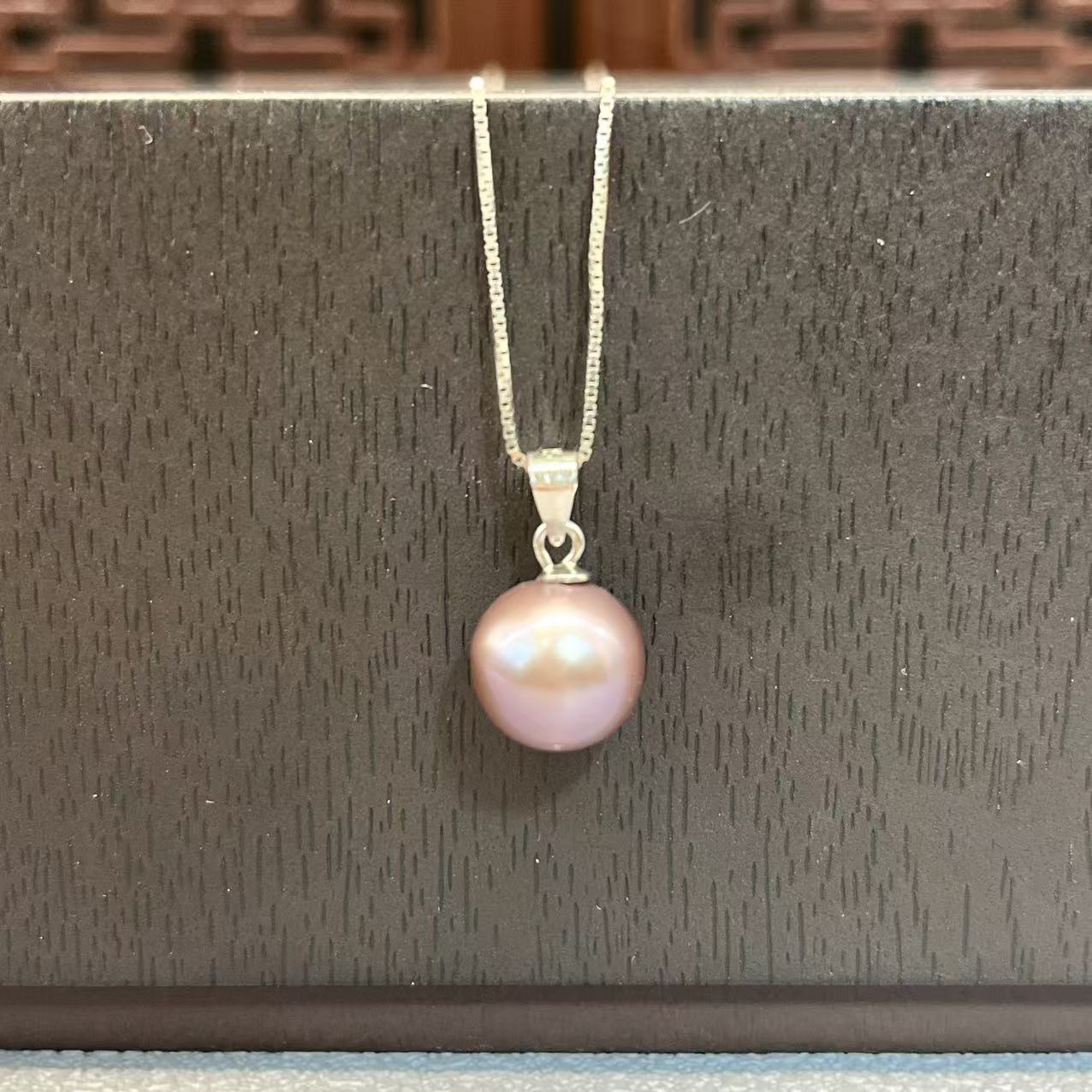 Natural pearl necklace