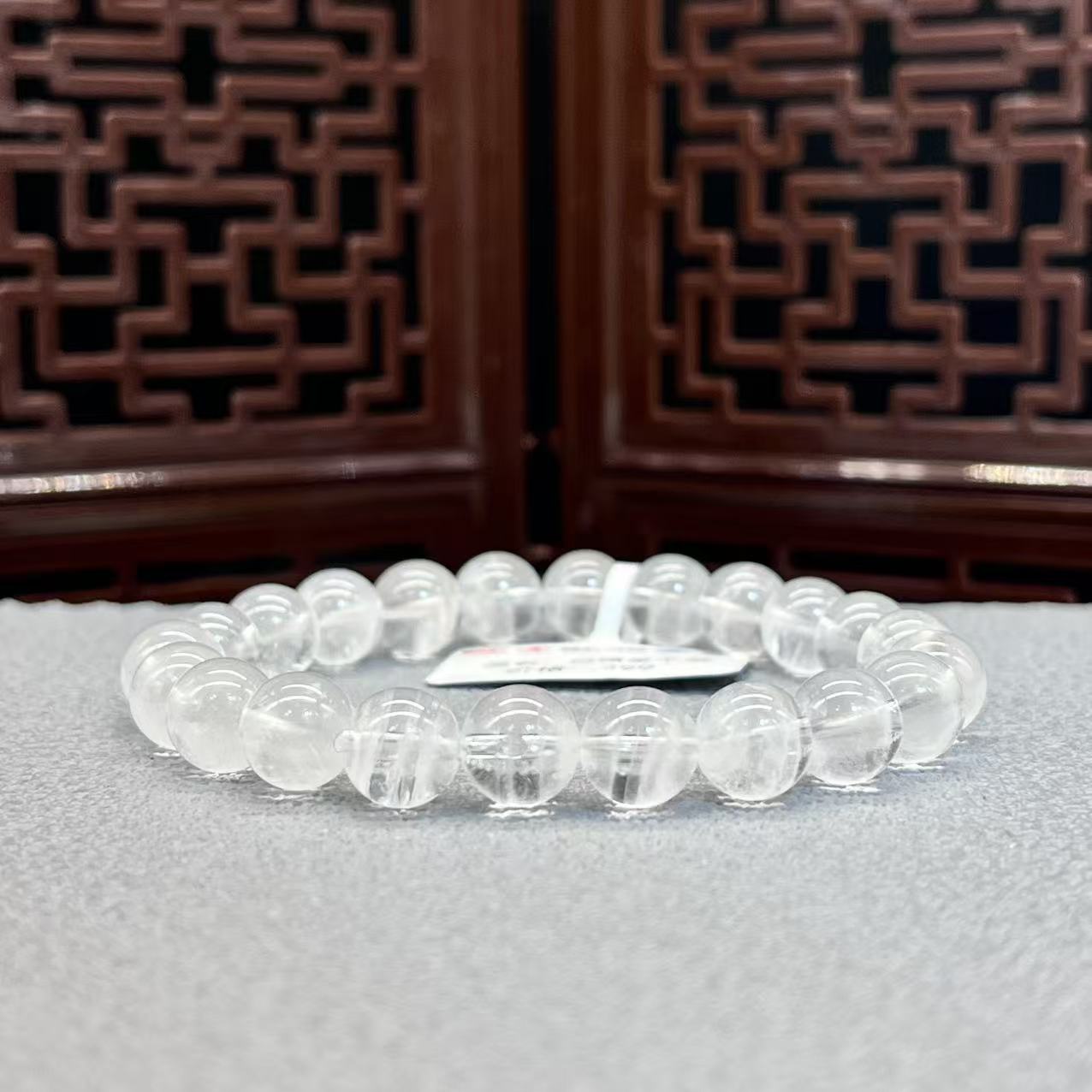 White ghost thousand-layer crystal