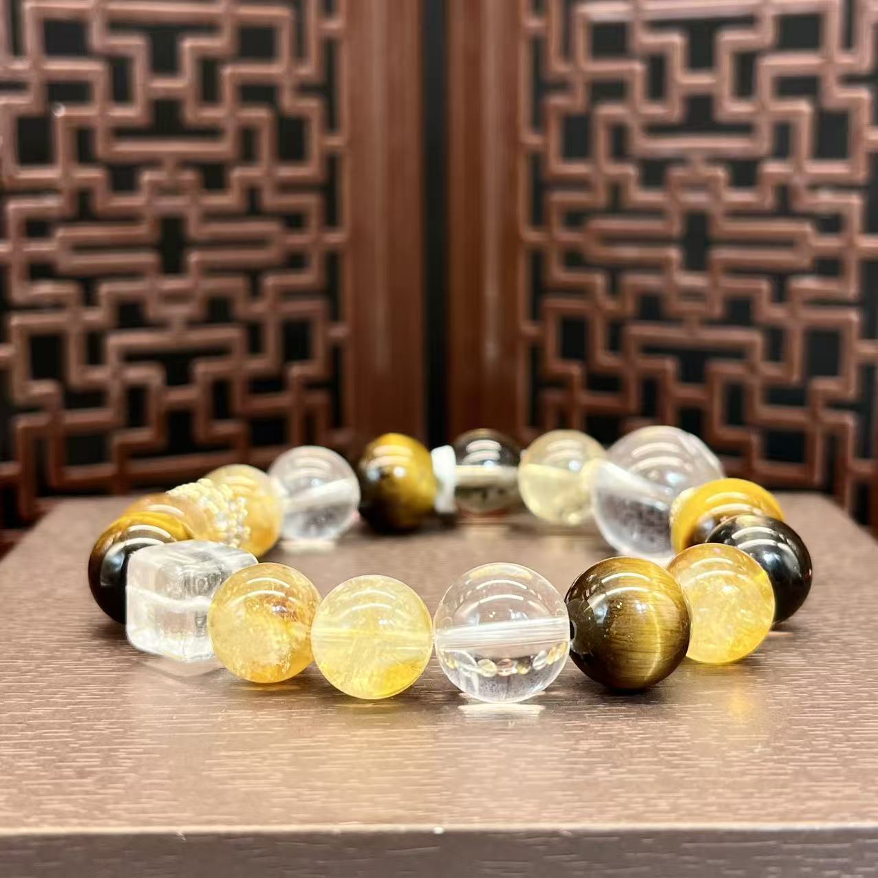Natural crystal design bracelet