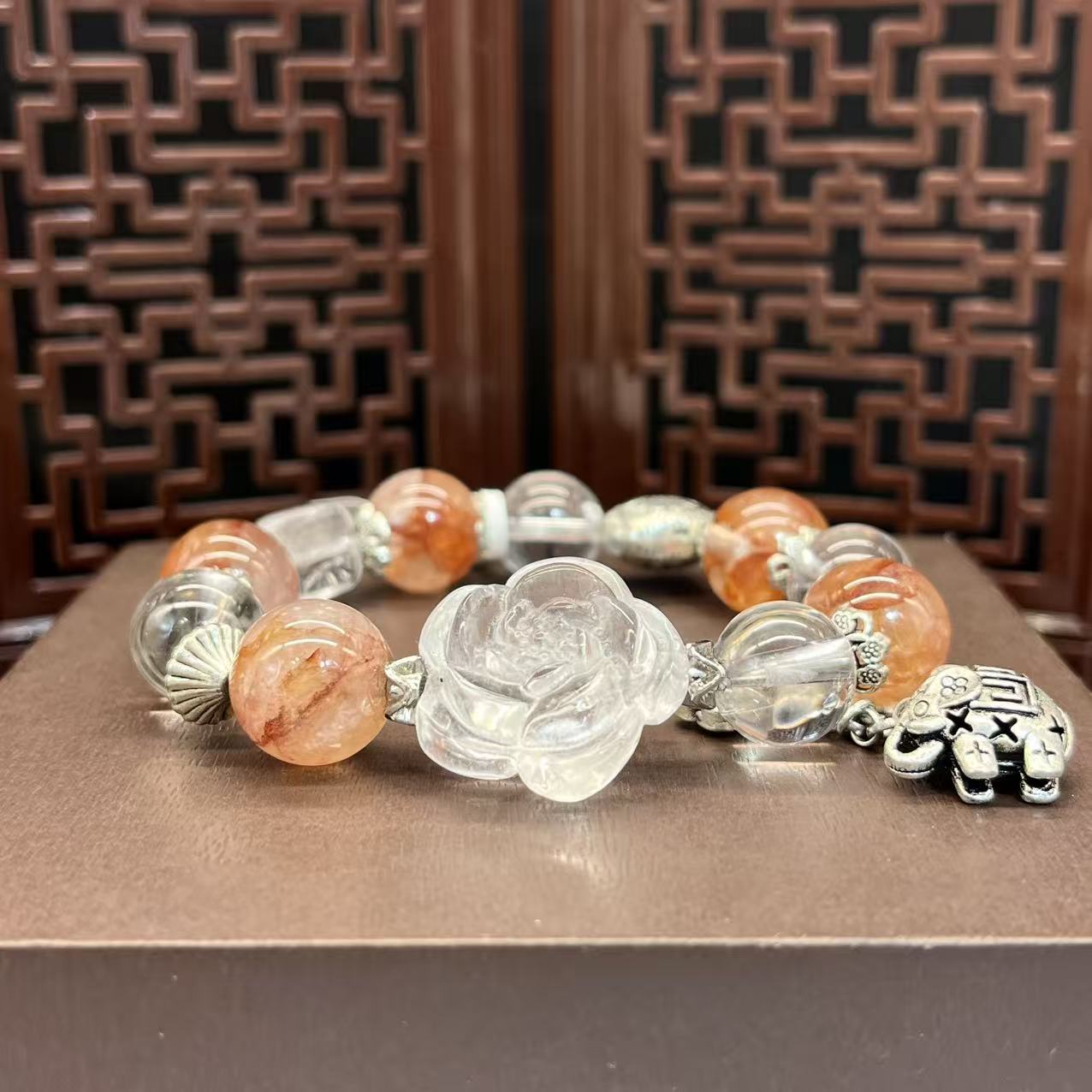 Natural crystal design bracelet