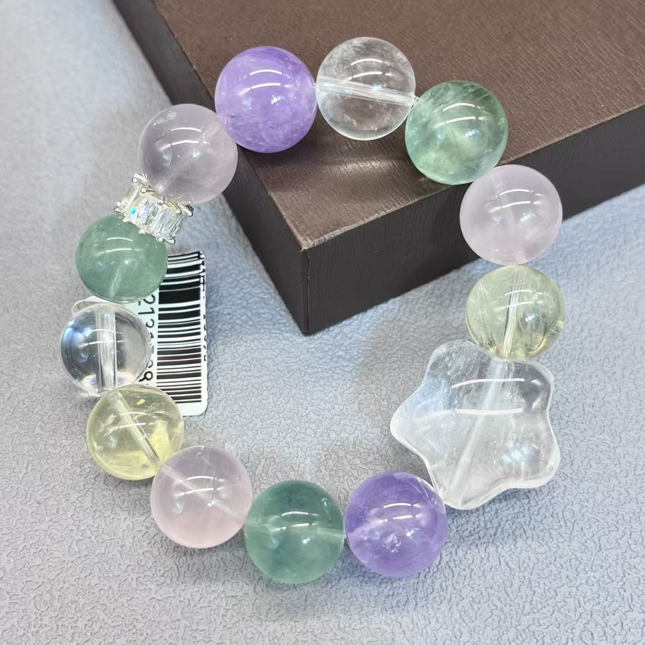 Natural crystal design bracelet