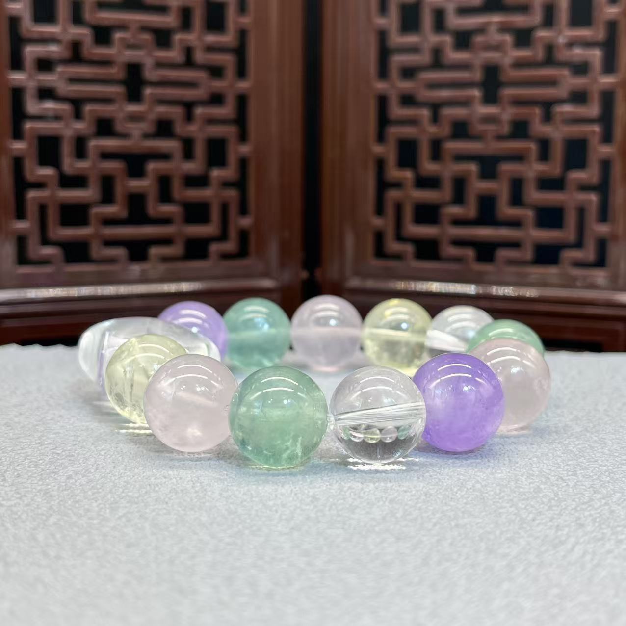 Natural crystal design bracelet