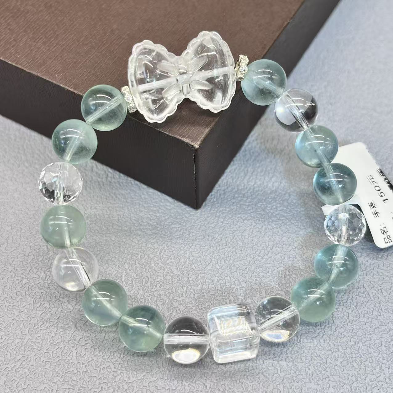 Natural crystal design bracelet