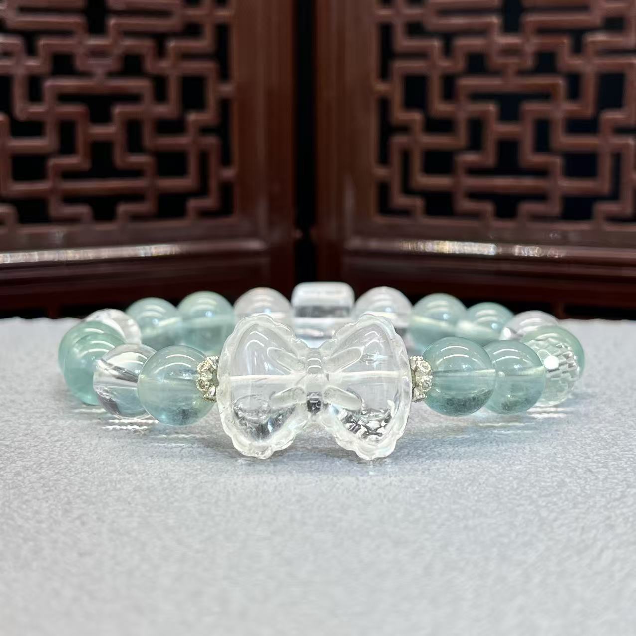 Natural crystal design bracelet