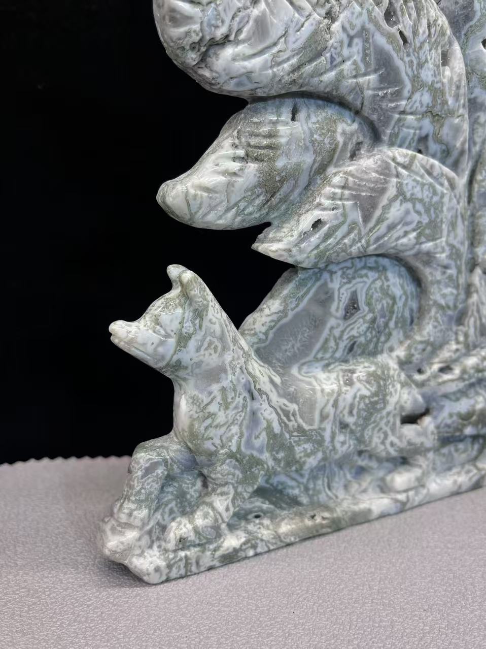 Natural moss agate nine tail fox pretty carving